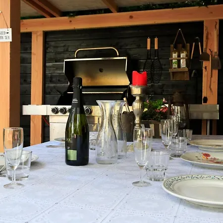 Casa de hóspedes Fleur De Lis 3*